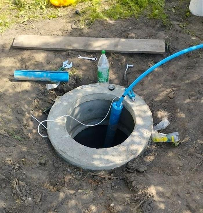 Установленное кольцо колодца системы очистки